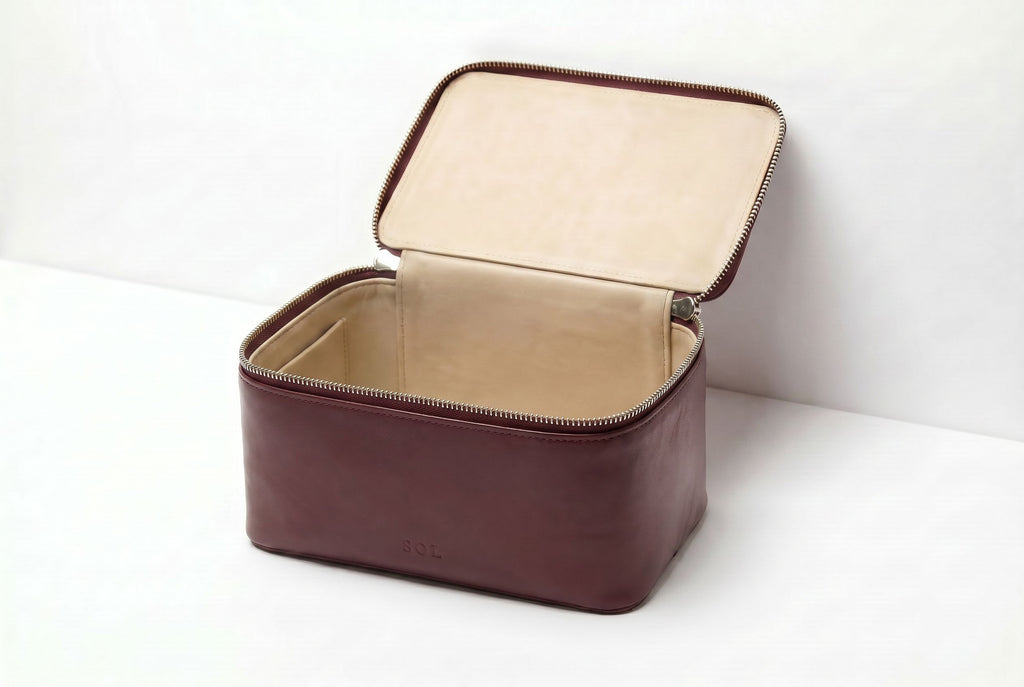 ARTISAN VANITY BAG